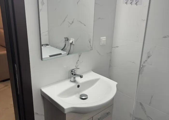 Samaras Luxurious ניאה מודאניה